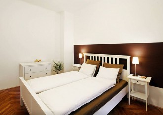 Модная белая спальня:) - фото