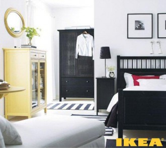 Интерьер спальни в классическом черно-белом