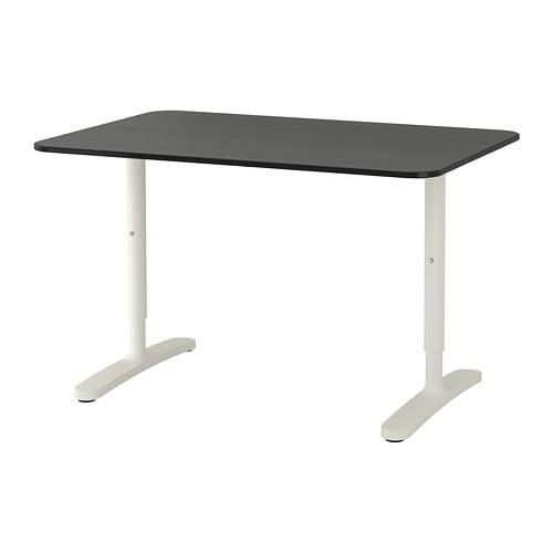 БЕКАНТ Письменный стол - ясеневый шпон/черная морилка/белый