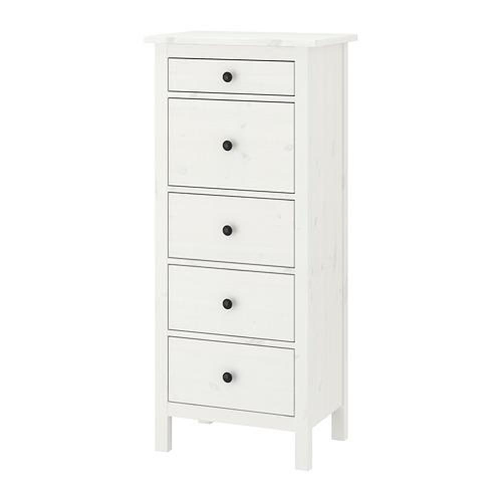 Hemnes Kommode Med 5 Skuffer Hvit Flekk 58x40x131 Cm 2 471 90 Anmeldelser Pris Hvor Du Kan Kjope