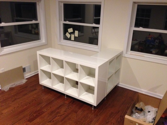 Крепление стеллажей к стене