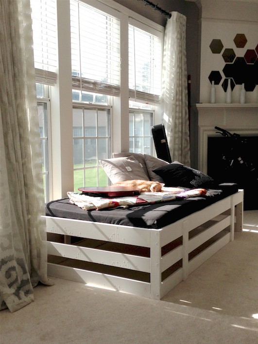 Из кровати в лежак