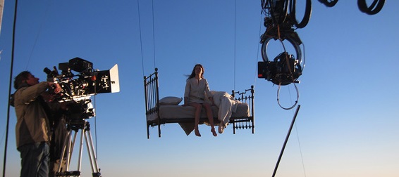 За кулисами