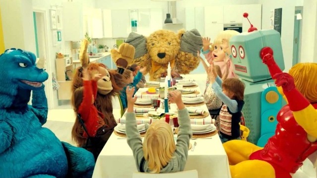 Играя с друзьями